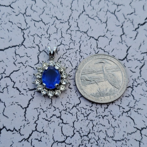 Oval pendant - Picture 2 of 2